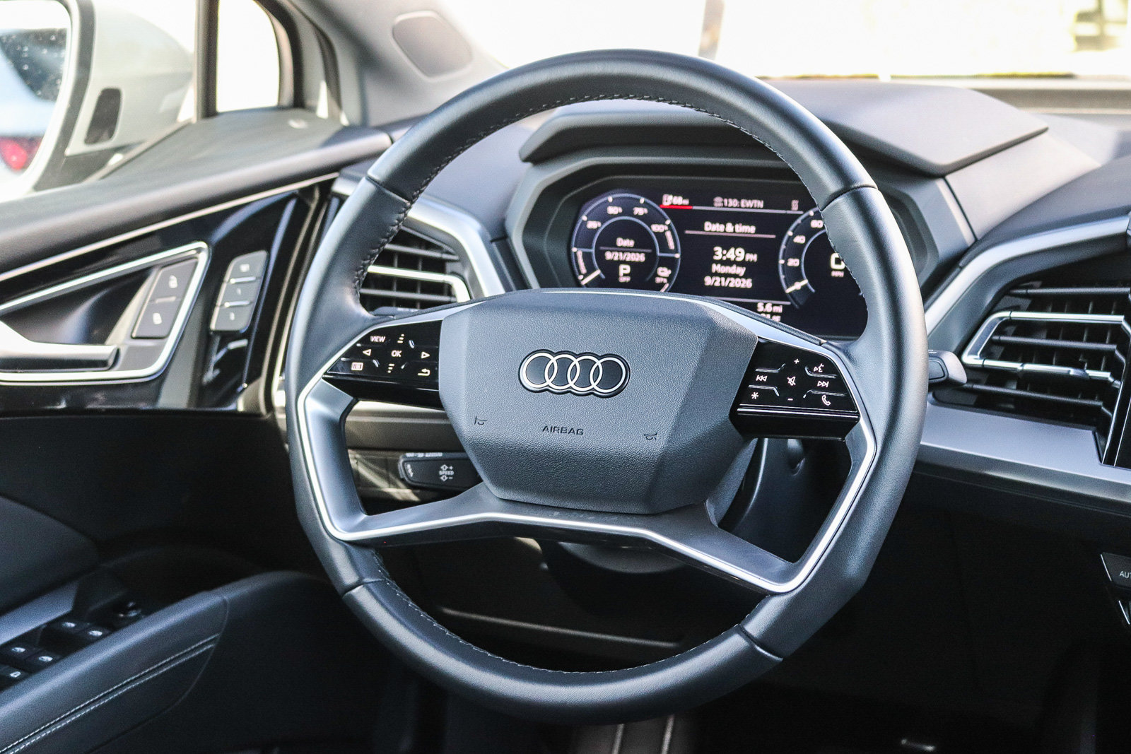 Used 2023 Audi Q4 e-tron Premium w/ Convenience Package AWD/4WD image 17