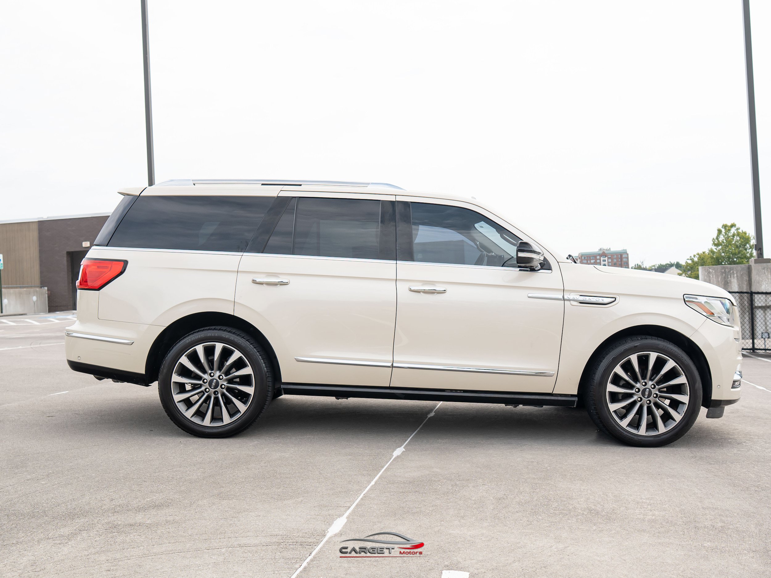 Used 2018 Lincoln Navigator Select w/ Technology Package RWD image 8