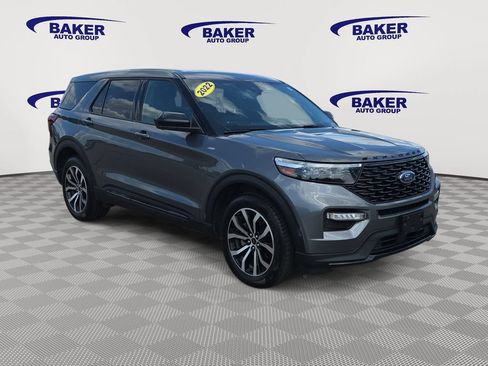 Used 2022 Ford Explorer ST-Line w/ Class IV Trailer Tow Package AWD/4WD image 3