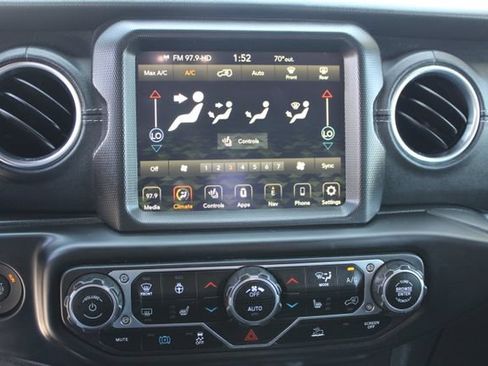 Used 2023 Jeep Wrangler Unlimited Sahara w/ Cold Weather Group AWD/4WD image 15