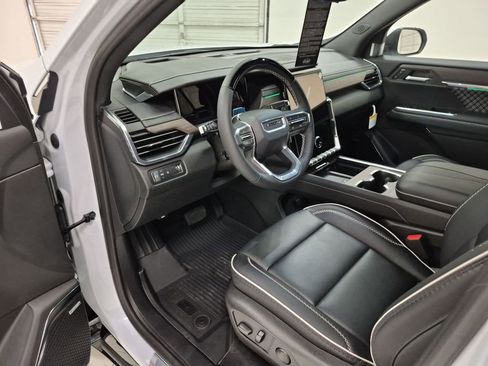 New 2026 GMC Acadia Denali w/ Super Cruise Package image 10