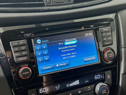 Used 2017 Nissan Rogue SV w/ SV Premium Package FWD image 19