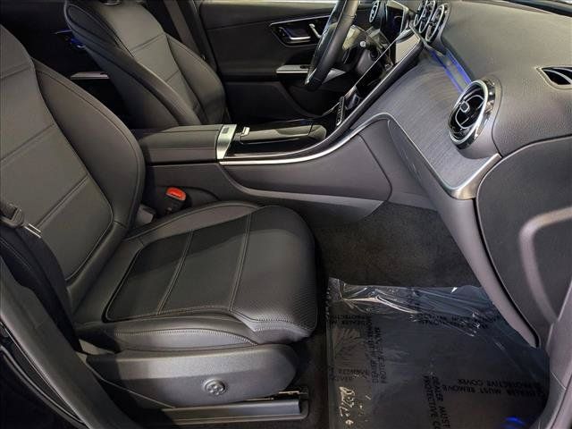 Used 2026 Mercedes-Benz GLC 300 image 18