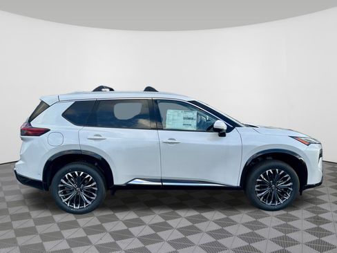 New 2026 Nissan Rogue Platinum image 5