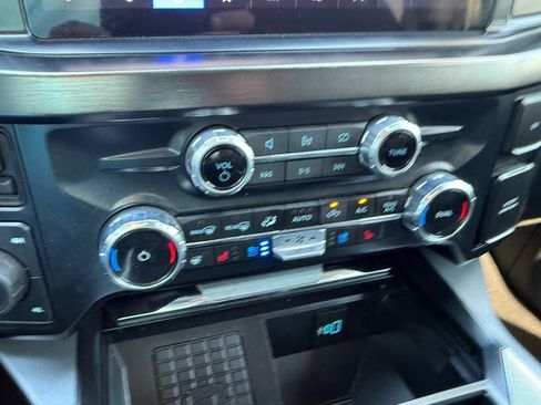 Used 2024 Ford F250 Lariat w/ Chrome Package AWD/4WD image 29