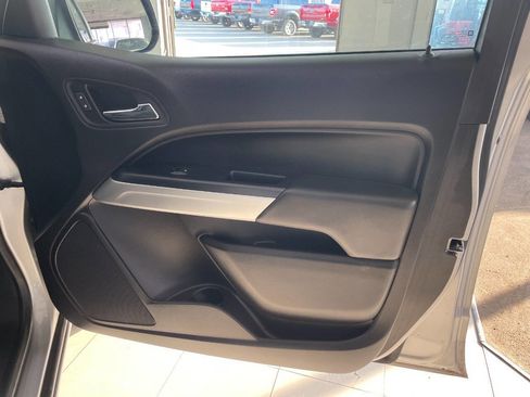 Used 2018 Chevrolet Colorado LT w/ LT Convenience Package image 24