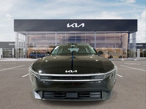 New 2025 Kia K4 LXS image 3