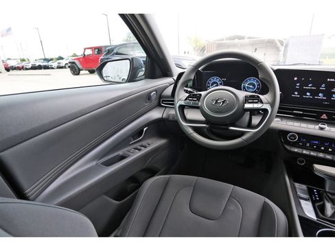 Certified 2023 Hyundai Elantra SEL w/ Convenience Package FWD image 10