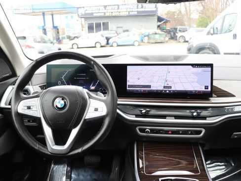 Used 2025 BMW X7 xDrive40i image 19