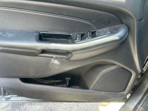Used 2019 Ford Edge Titanium FWD image 7