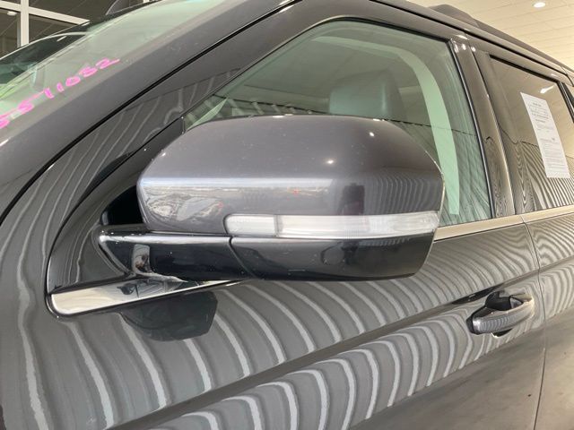 Used 2022 Ford Expedition XLT AWD/4WD image 2