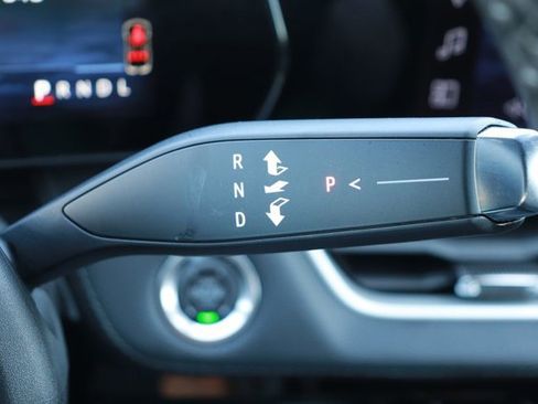 Used 2025 Chevrolet Equinox LT image 23