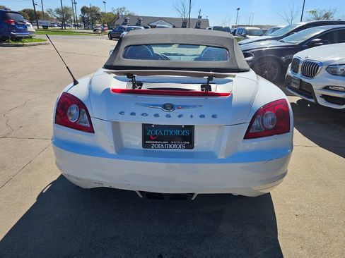 Used 2006 Chrysler Crossfire Limited RWD image 6