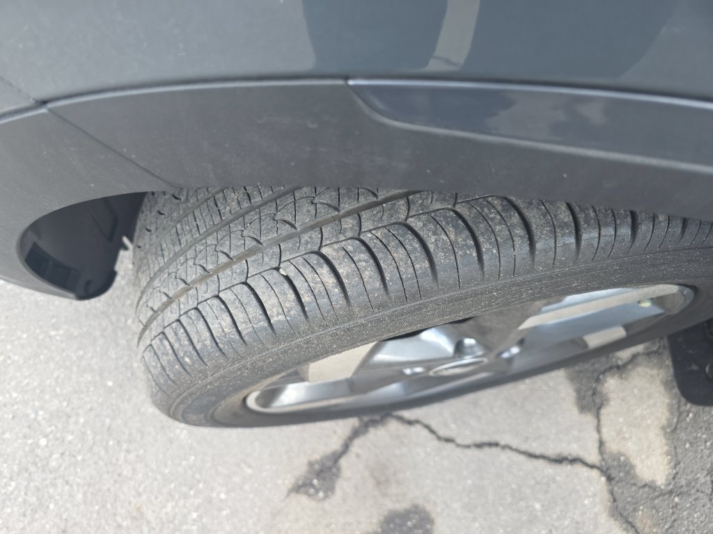 Used 2024 Hyundai Venue Limited FWD image 26