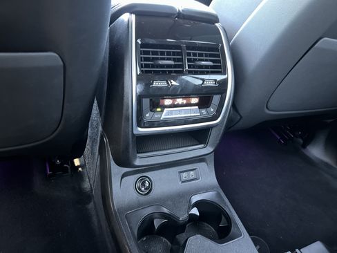 Used 2026 BMW X7 xDrive40i w/ M Sport Package AWD/4WD image 42
