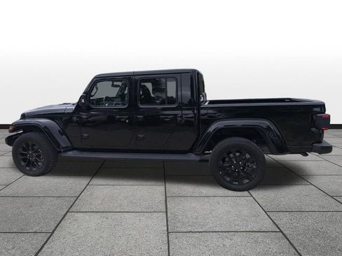 Used 2023 Jeep Gladiator Overland AWD/4WD image 8