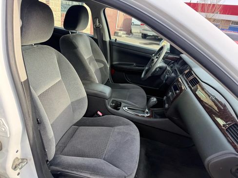 Used 2016 Chevrolet Impala LT FWD image 27