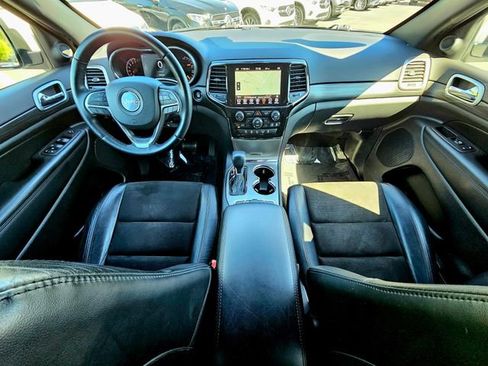 Used 2022 Jeep Grand Cherokee Laredo X AWD/4WD image 25