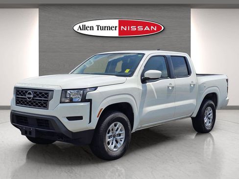 Used 2024 Nissan Frontier SV image 5