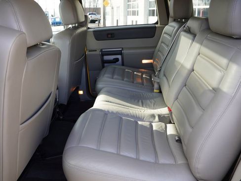 Used 2004 HUMMER H2 w/ Preferred Equipment Group image 19