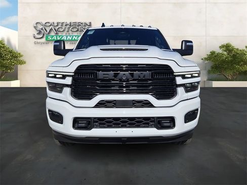 New 2026 RAM 2500 Laramie AWD/4WD image 8
