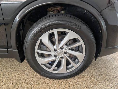 Used 2015 Nissan Rogue S AWD/4WD image 25