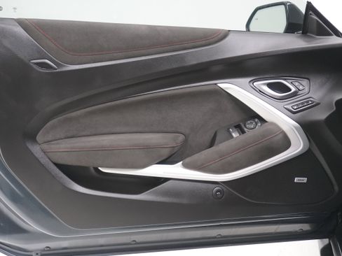 Used 2019 Chevrolet Camaro ZL1 image 14