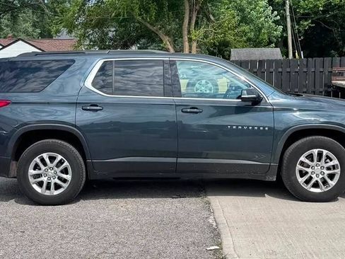 Used 2019 Chevrolet Traverse LT FWD image 7