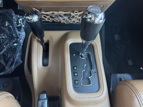 Used 2012 Jeep Wrangler Unlimited Sahara w/ Connectivity Group image 14