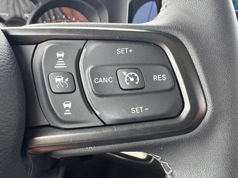 Used 2026 Jeep Wrangler Unlimited Rubicon AWD/4WD image 17