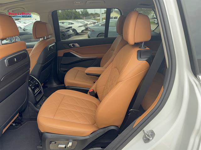 Used 2024 BMW X7 xDrive40i w/ Premium Package AWD/4WD image 10