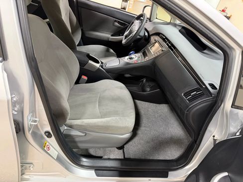 Used 2014 Toyota Prius Two image 35