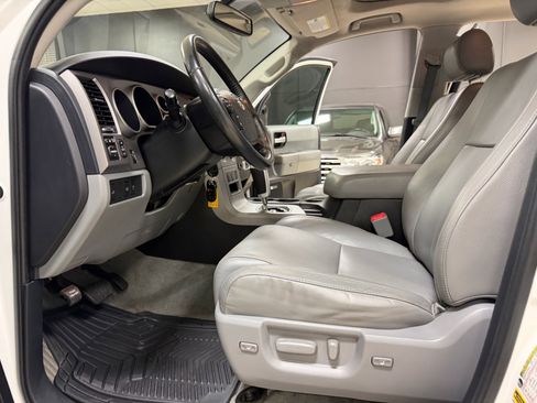 Used 2010 Toyota Sequoia Limited AWD/4WD image 19
