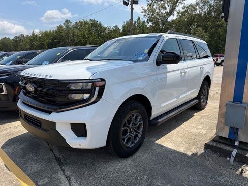 Certified 2025 Ford Expedition Active RWD image 2