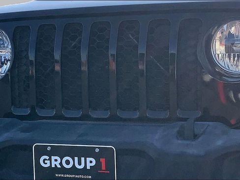 Used 2020 Jeep Gladiator Sport w/ Quick Order Package 24S AWD/4WD image 30