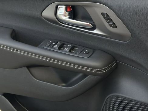New 2026 Chrysler Pacifica Select image 28