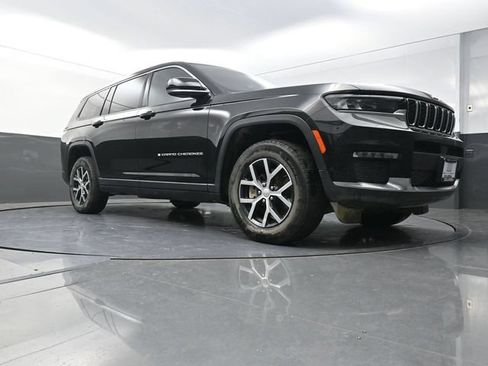 Used 2025 Jeep Grand Cherokee L Limited AWD/4WD image 19
