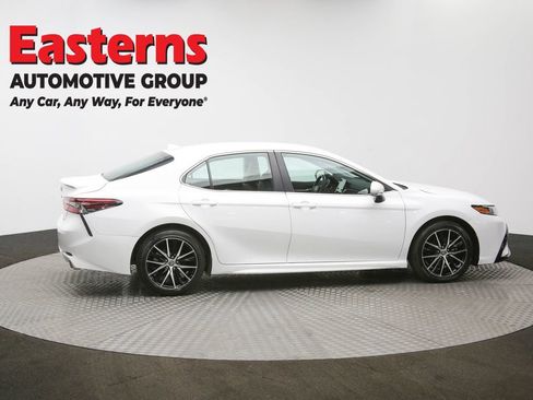 Used 2024 Toyota Camry SE image 43