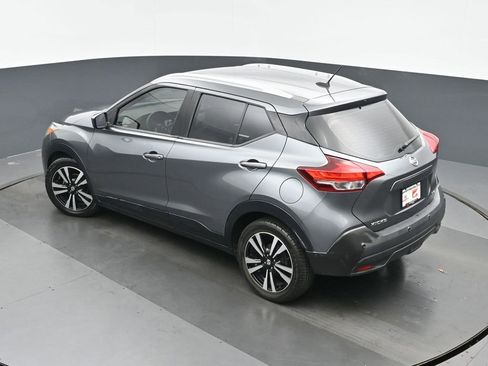 Used 2020 Nissan Kicks SV image 32