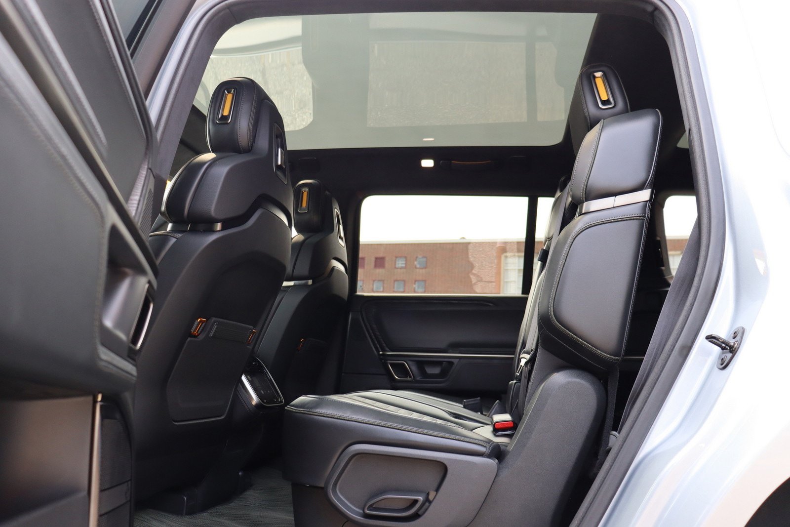 Used 2024 Rivian R1S Adventure Dual AWD/4WD image 14