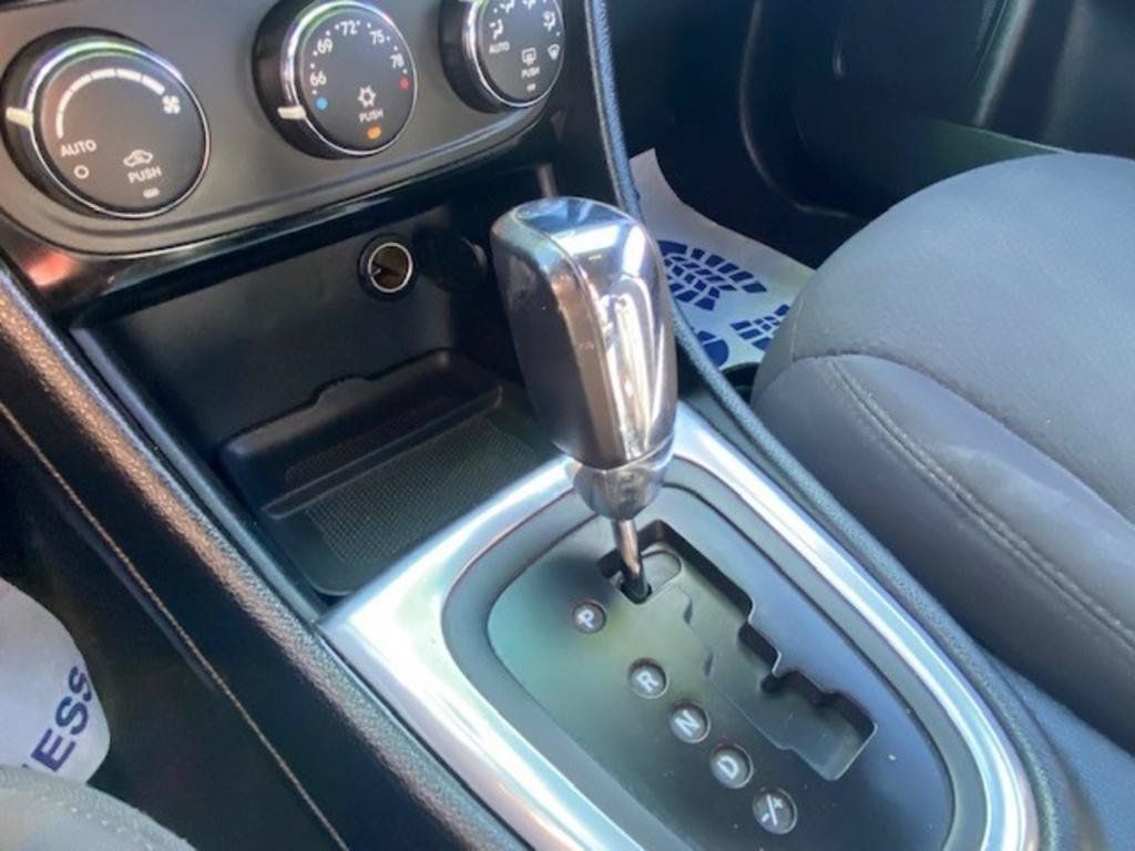 Used 2013 Chrysler 200 Touring FWD image 10
