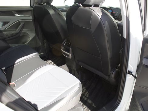New 2026 Volkswagen Tiguan SE AWD/4WD image 31