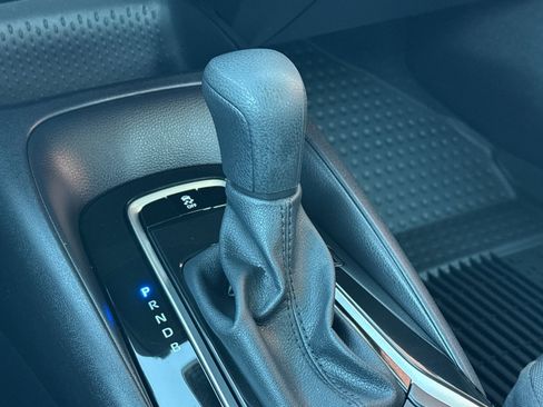 Certified 2025 Toyota Corolla LE image 25