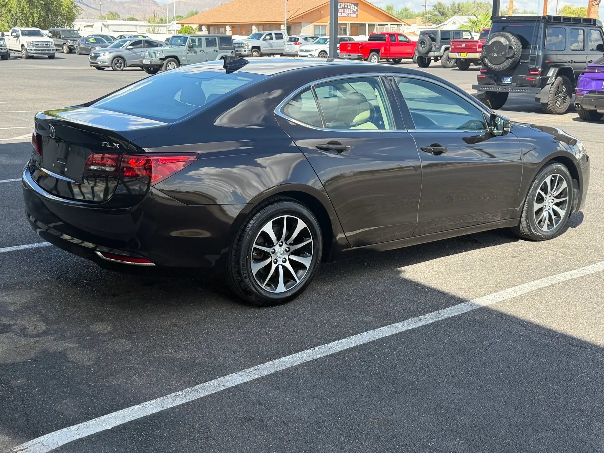 Used 2017 Acura TLX w/ Technology Package FWD image 9