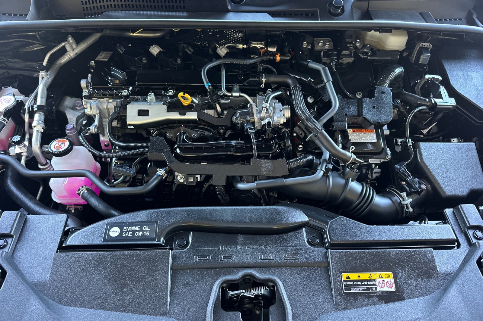 Certified 2025 Toyota Prius LE AWD/4WD image 34