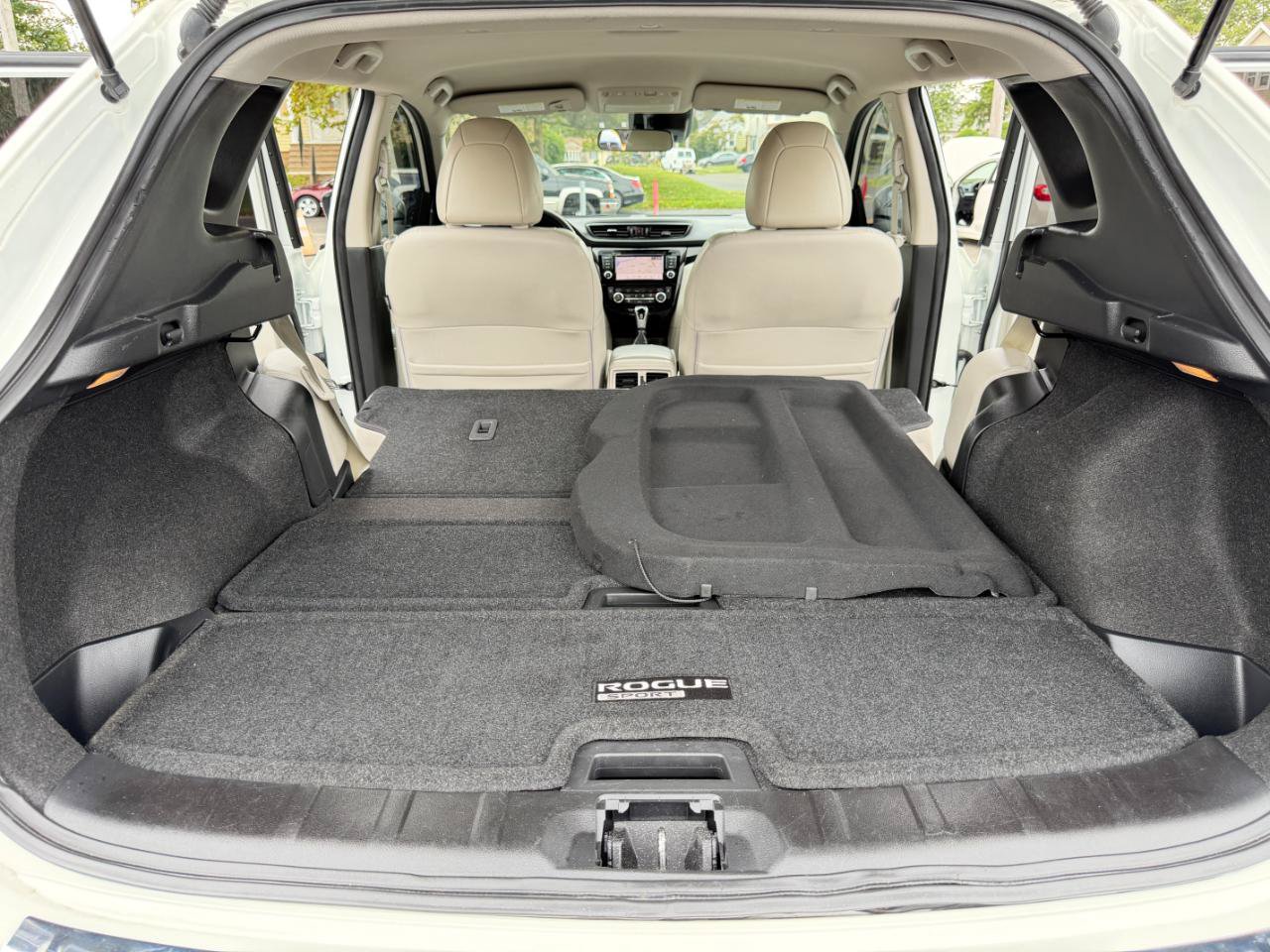 Used 2022 Nissan Rogue Sport SL AWD/4WD image 35