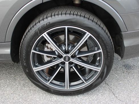 Certified 2025 Audi Q7 2.0T Premium Plus image 38