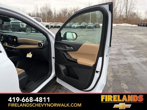 New 2026 Chevrolet Equinox ACTIV w/ Safety and Technology Package image 39