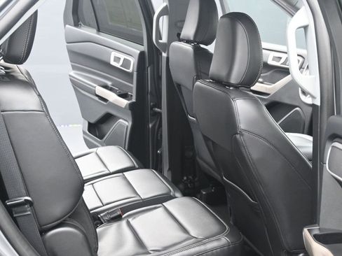 Used 2023 Ford Explorer XLT w/ Equipment Group 202A image 16