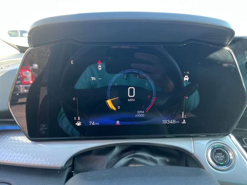 Used 2025 Chevrolet Trax LT image 34